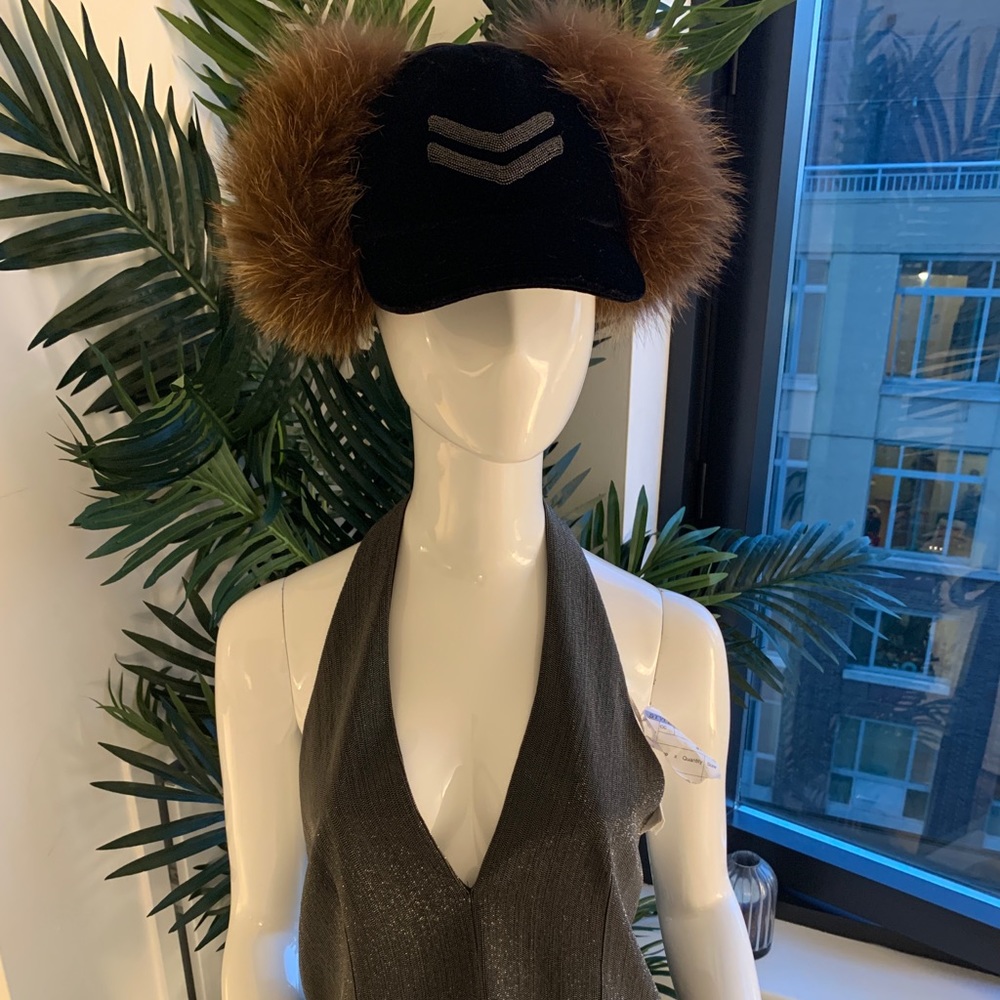 BRUNELLO CUCINELLI Baseball Cap & Breast Plate Top